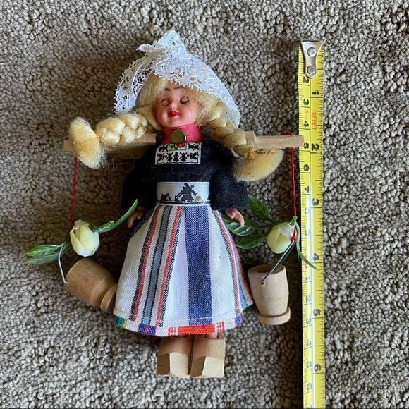 Vintage Dutch Doll in Traditional Costume - Picture 8 of 9